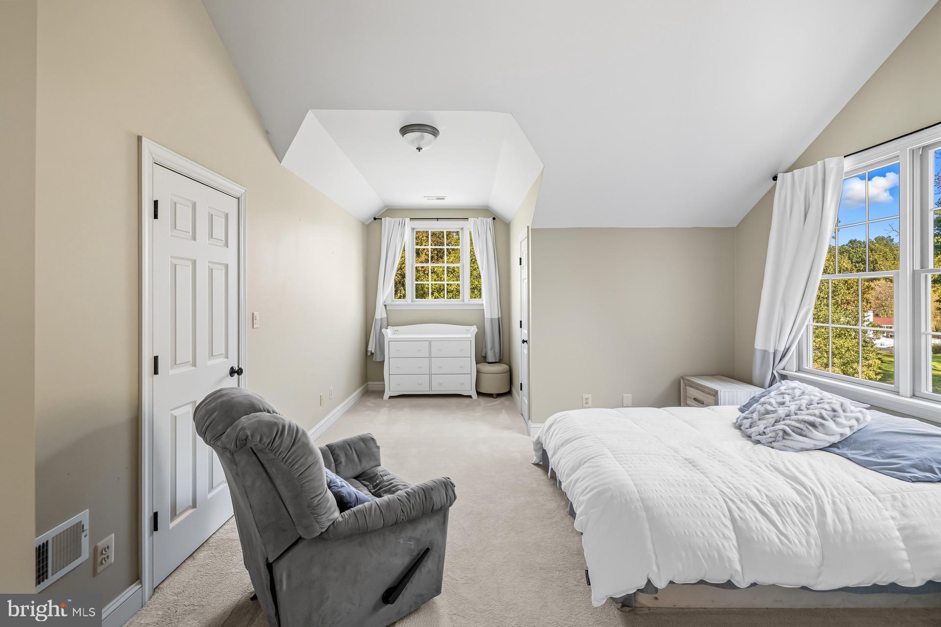 TALL OAKS - Residential