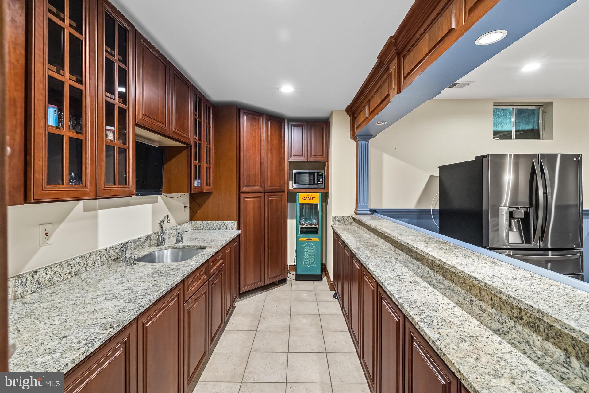 TALL OAKS - Residential