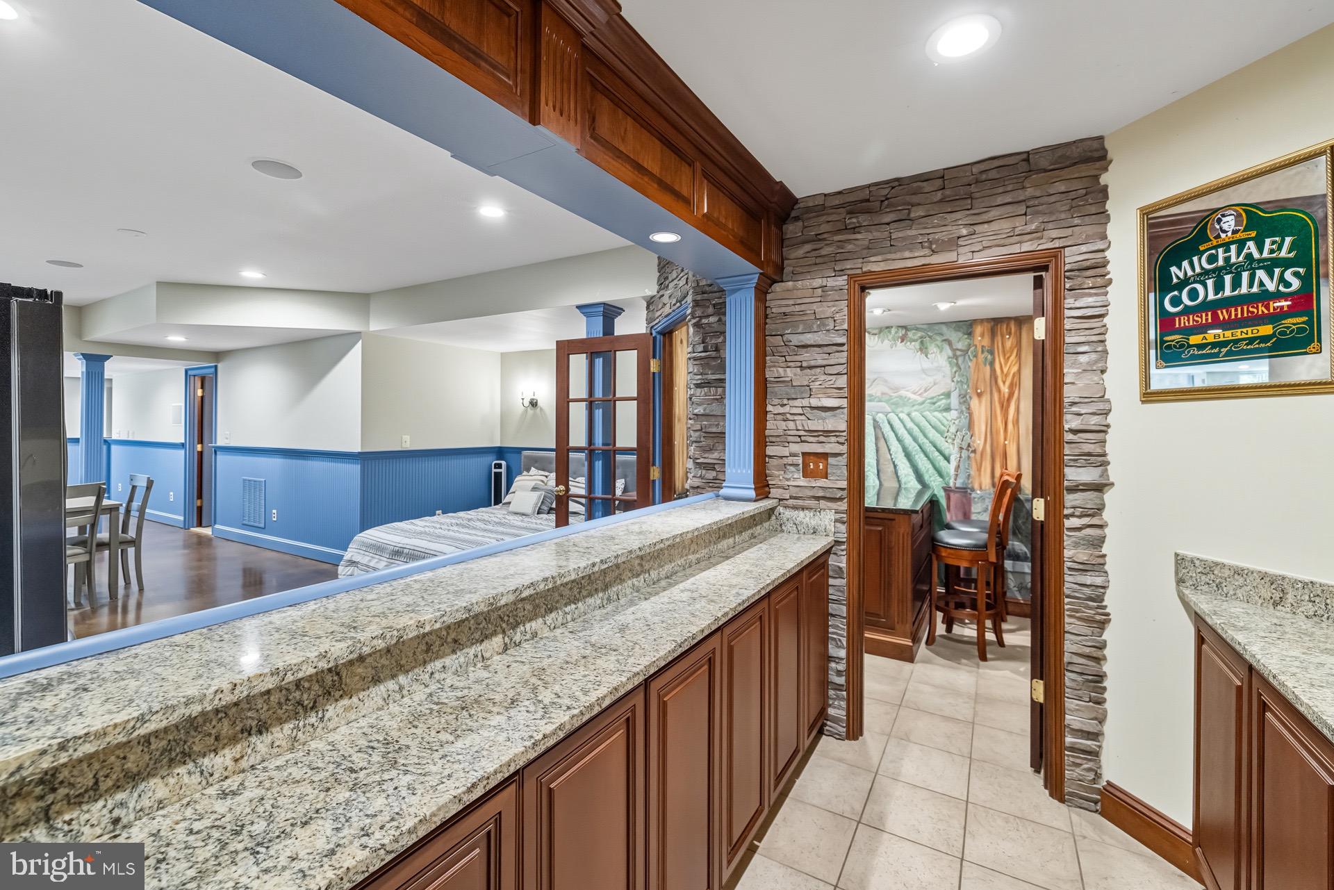 TALL OAKS - Residential