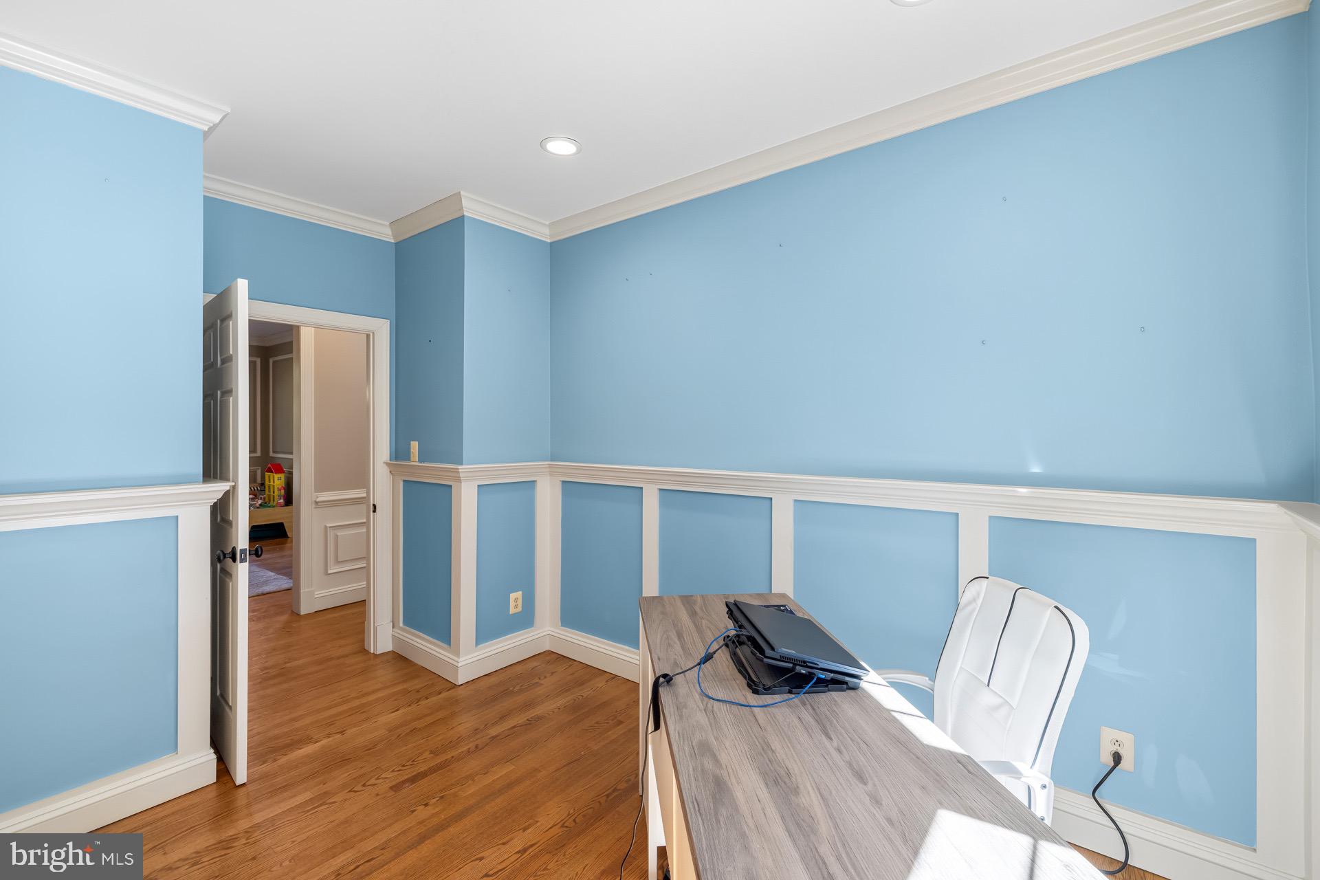 TALL OAKS - Residential