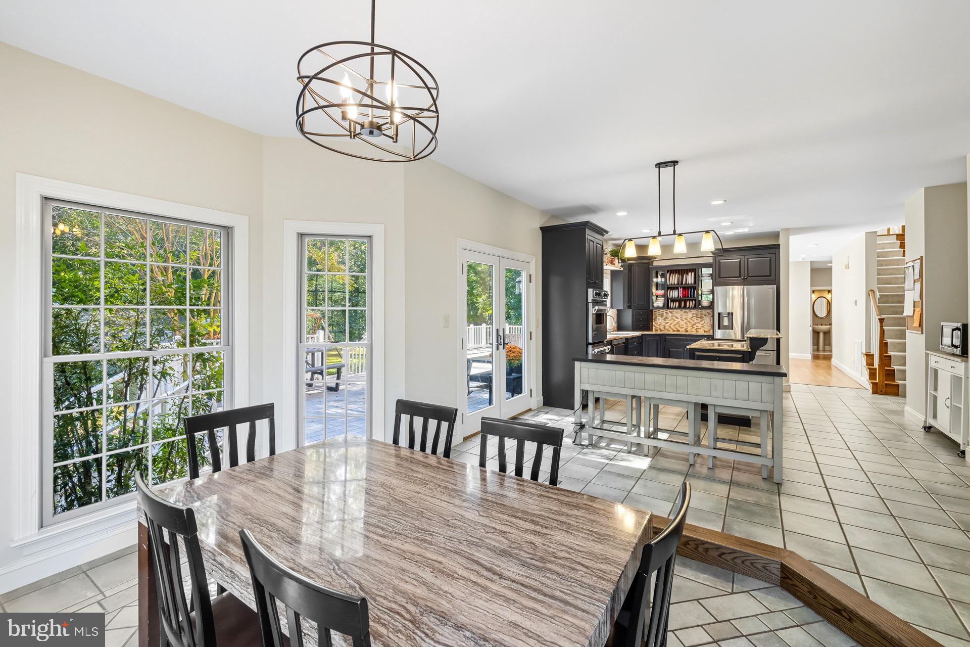 TALL OAKS - Residential