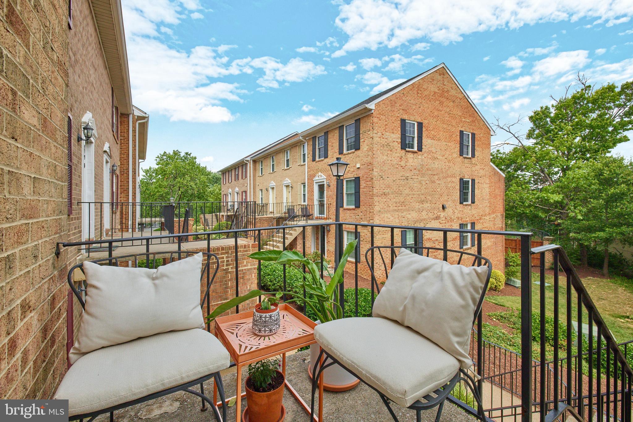 WESTHAMPTON MEWS - Residential