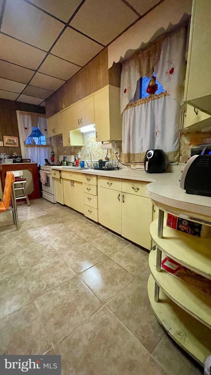 WEST PHILADELPHIA - Residential