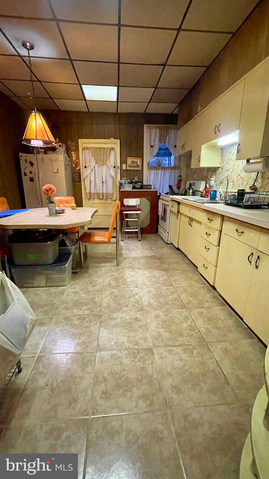 WEST PHILADELPHIA - Residential