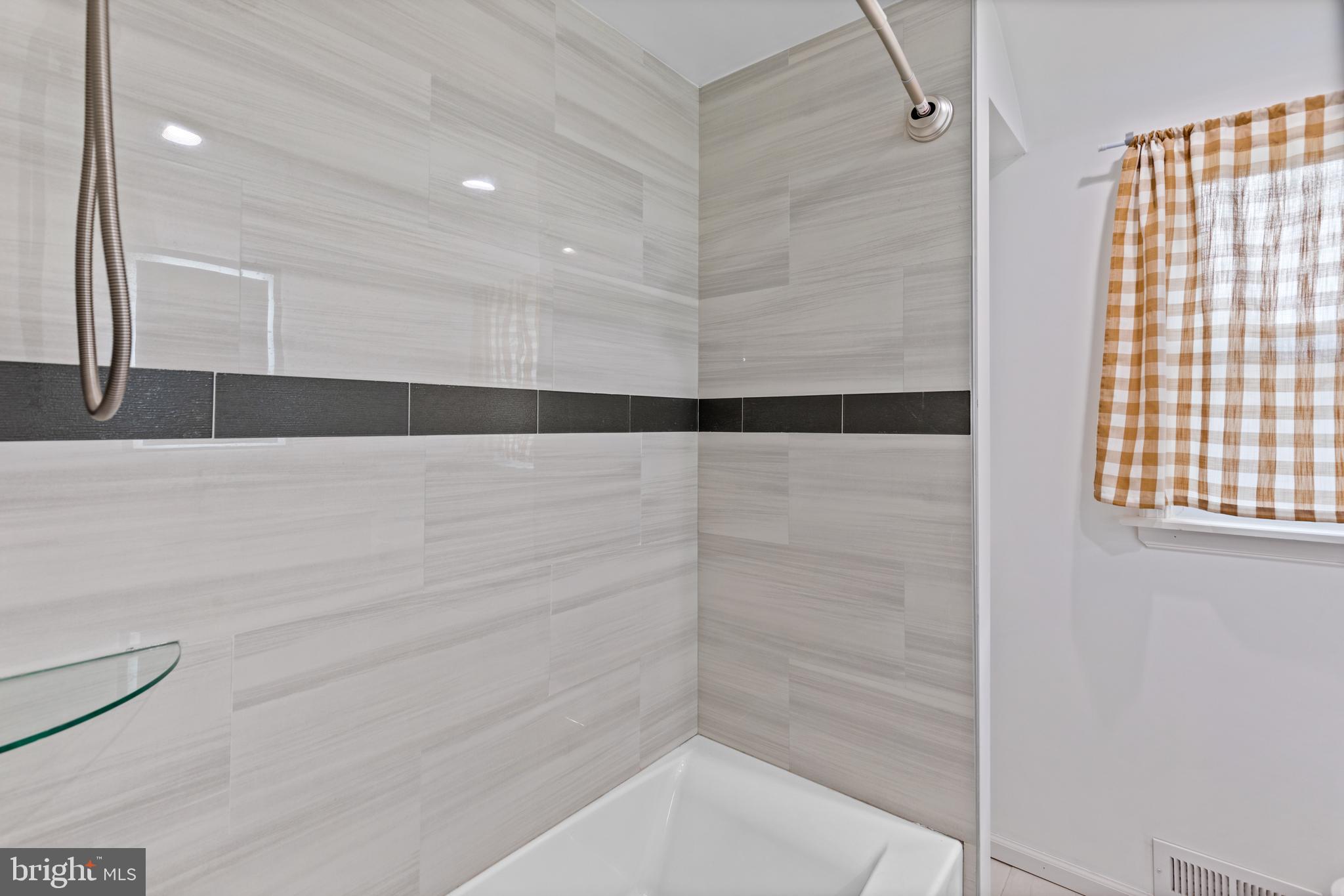 CHELTENHAM - Residential