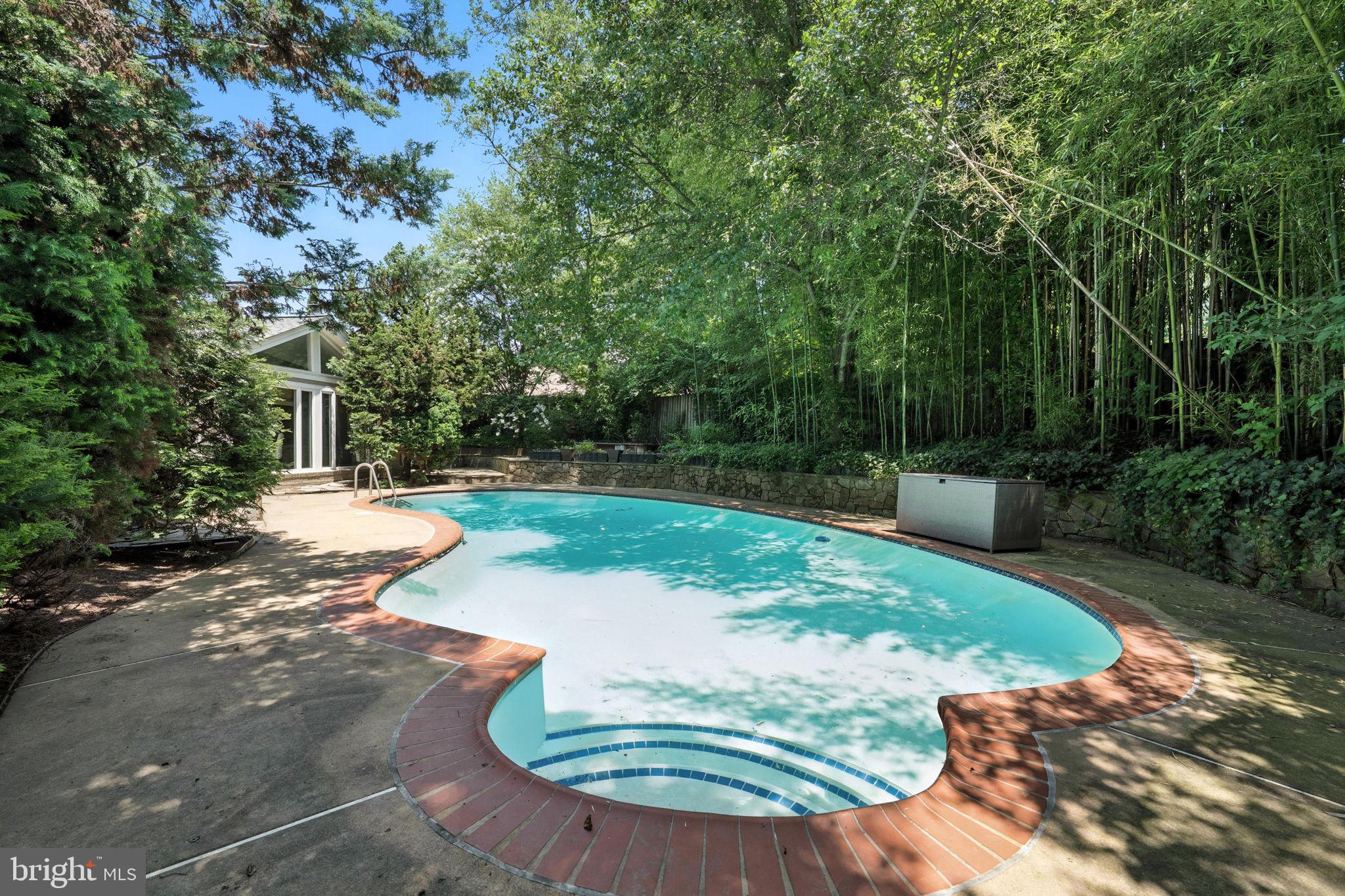 BIRCHWOOD - Residential