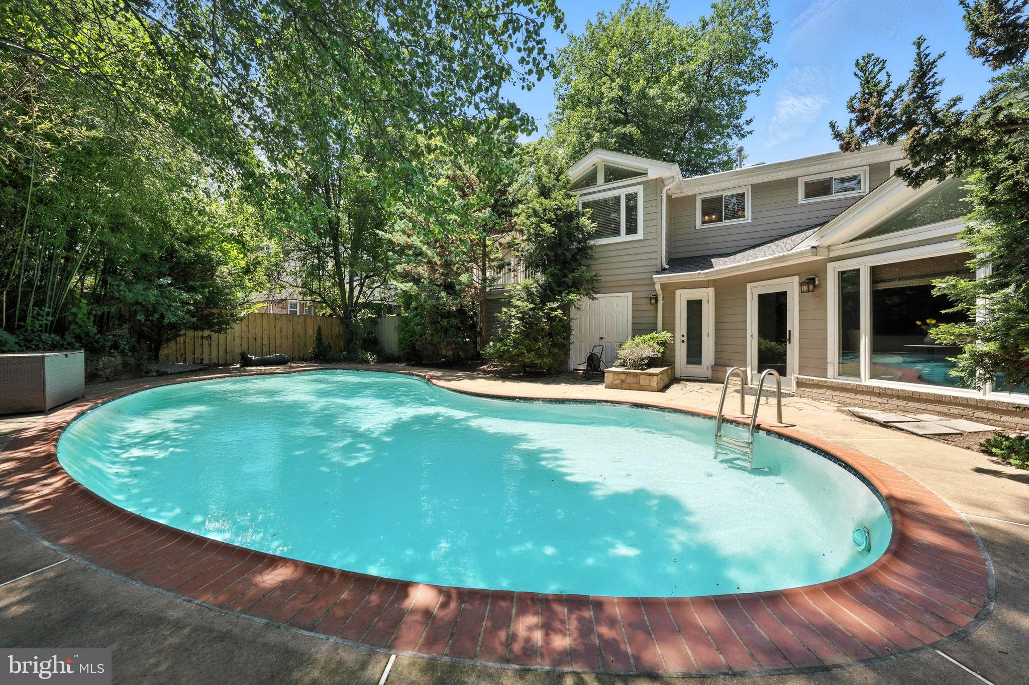 BIRCHWOOD - Residential