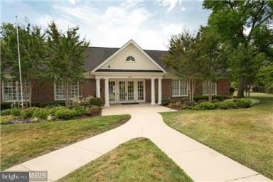 ARLINGTON OAKS - Residential Lease