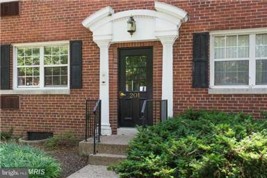 ARLINGTON OAKS - Residential Lease