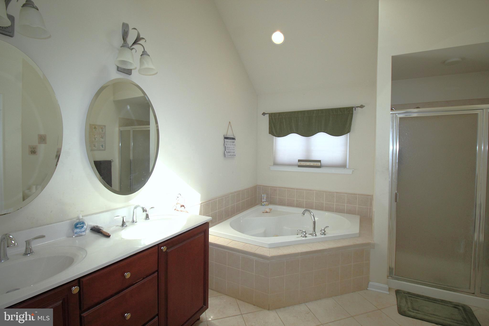 HUNTERS RUN - Residential