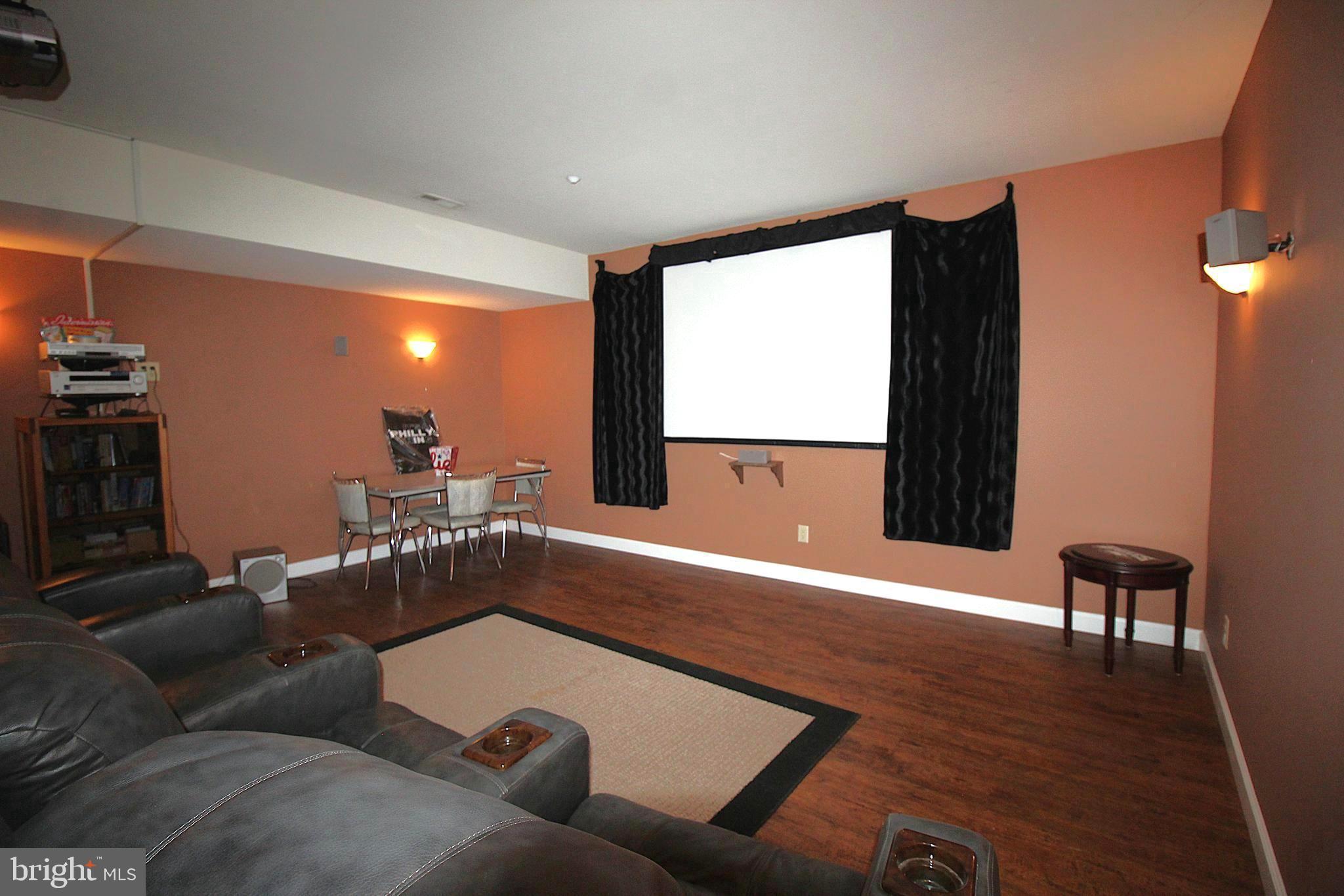 HUNTERS RUN - Residential