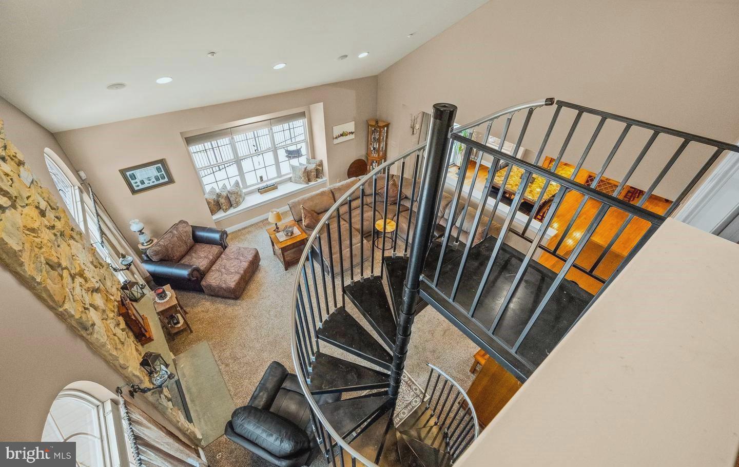 HUNTERS RUN - Residential