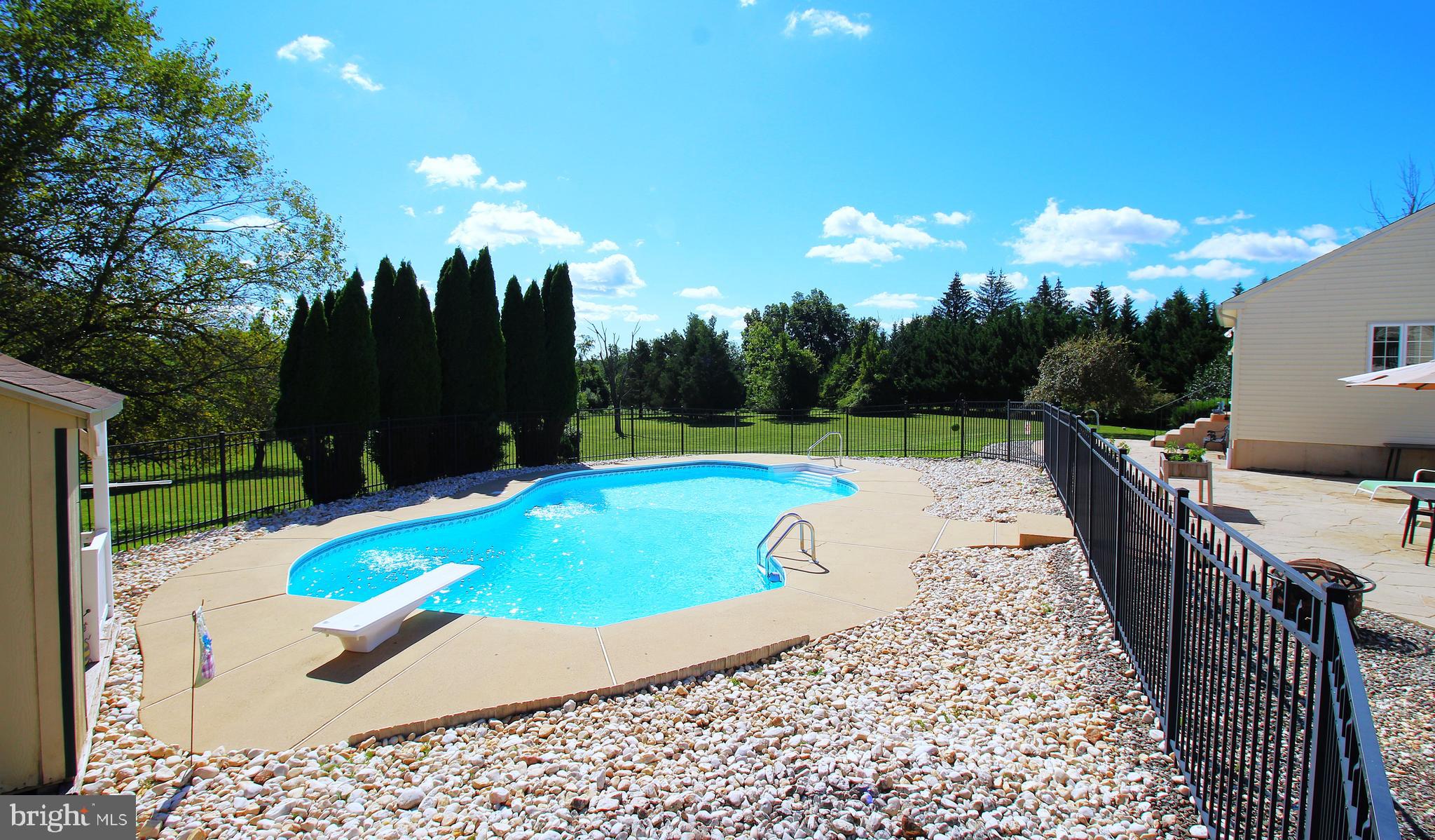 HUNTERS RUN - Residential