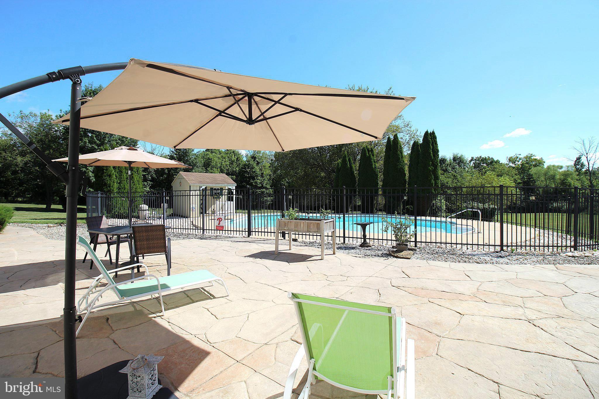 HUNTERS RUN - Residential