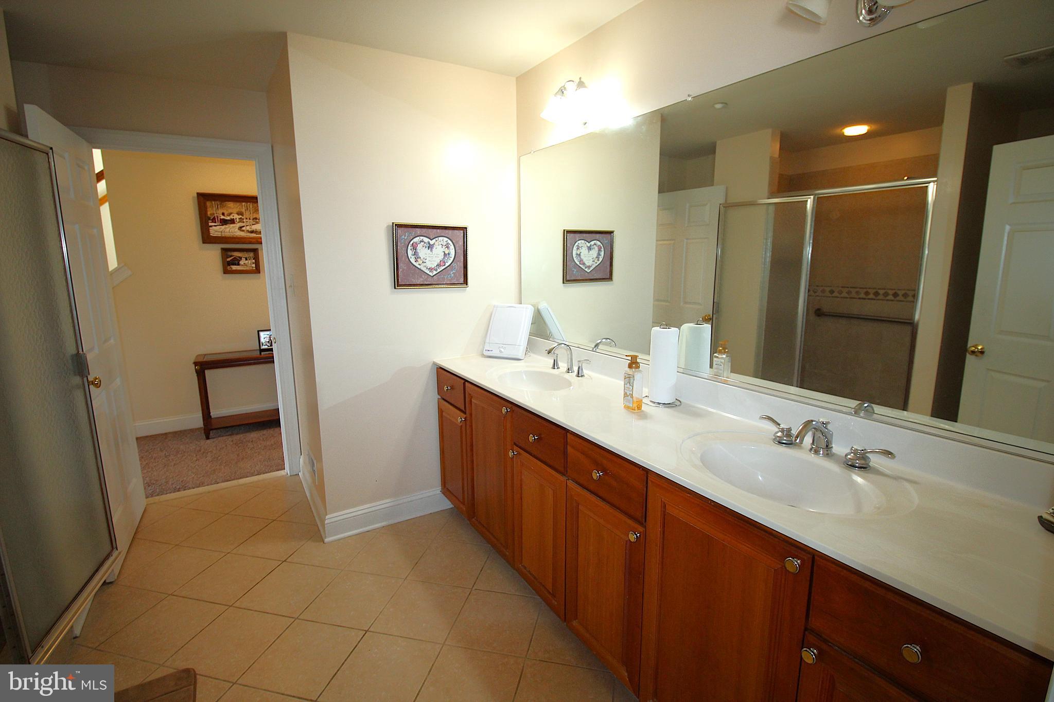 HUNTERS RUN - Residential