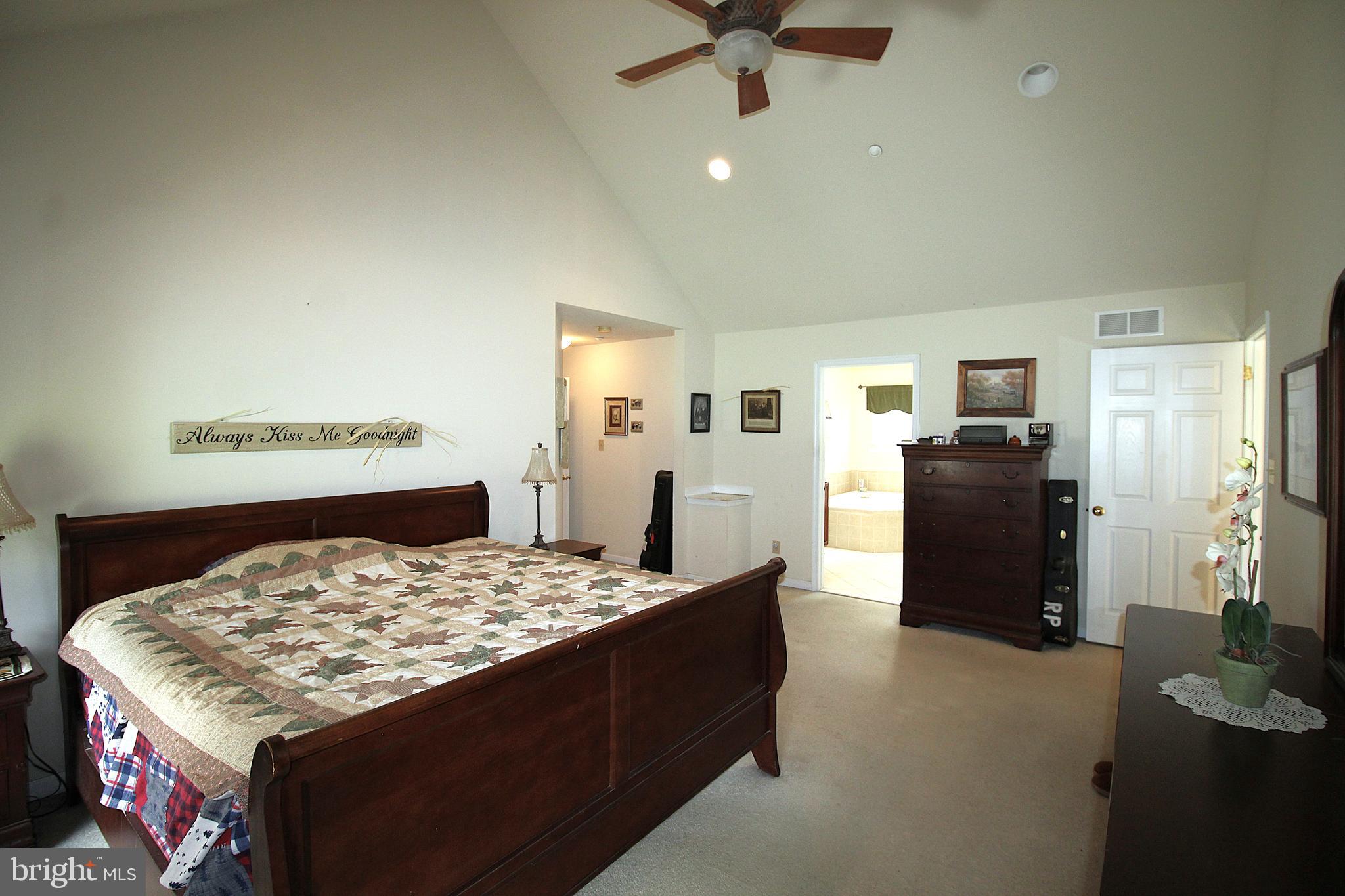 HUNTERS RUN - Residential