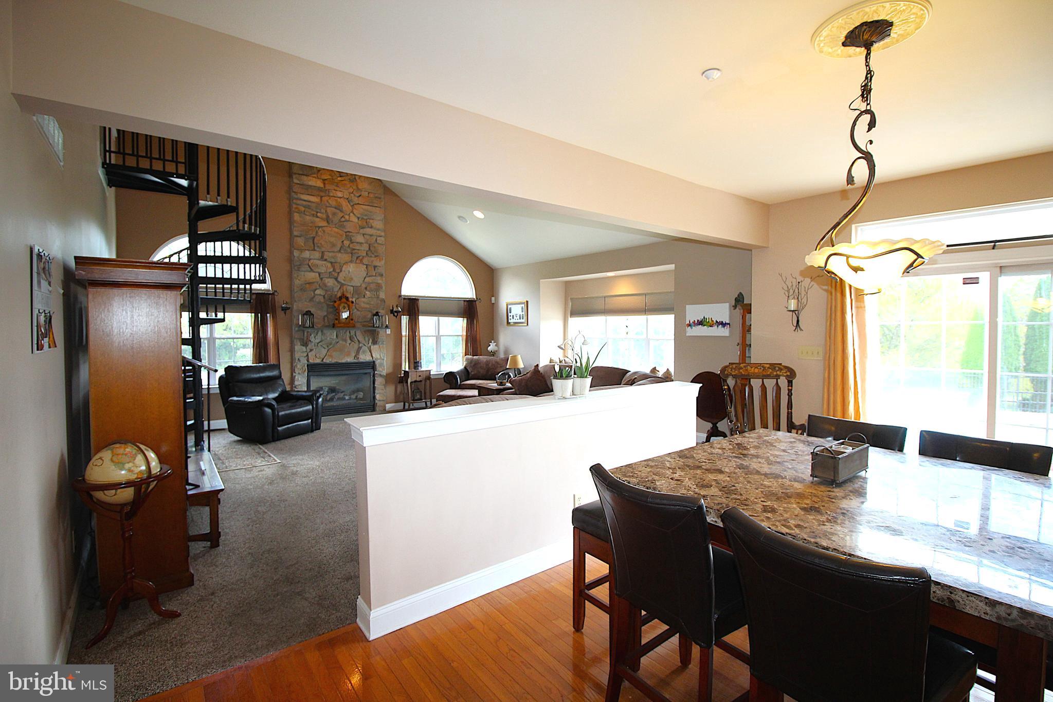 HUNTERS RUN - Residential