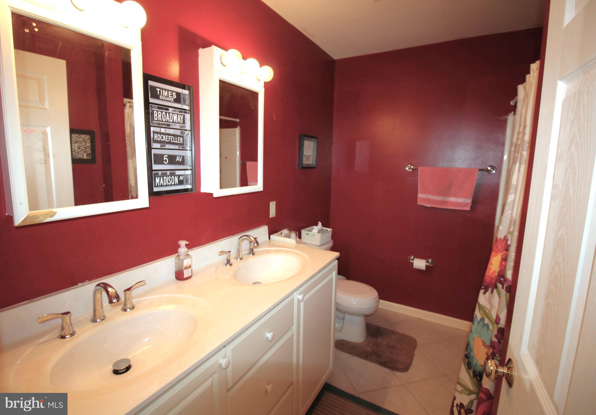 HUNTERS RUN - Residential