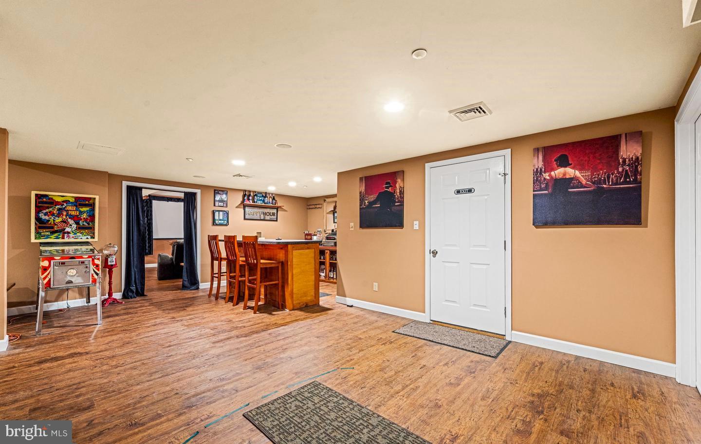 HUNTERS RUN - Residential