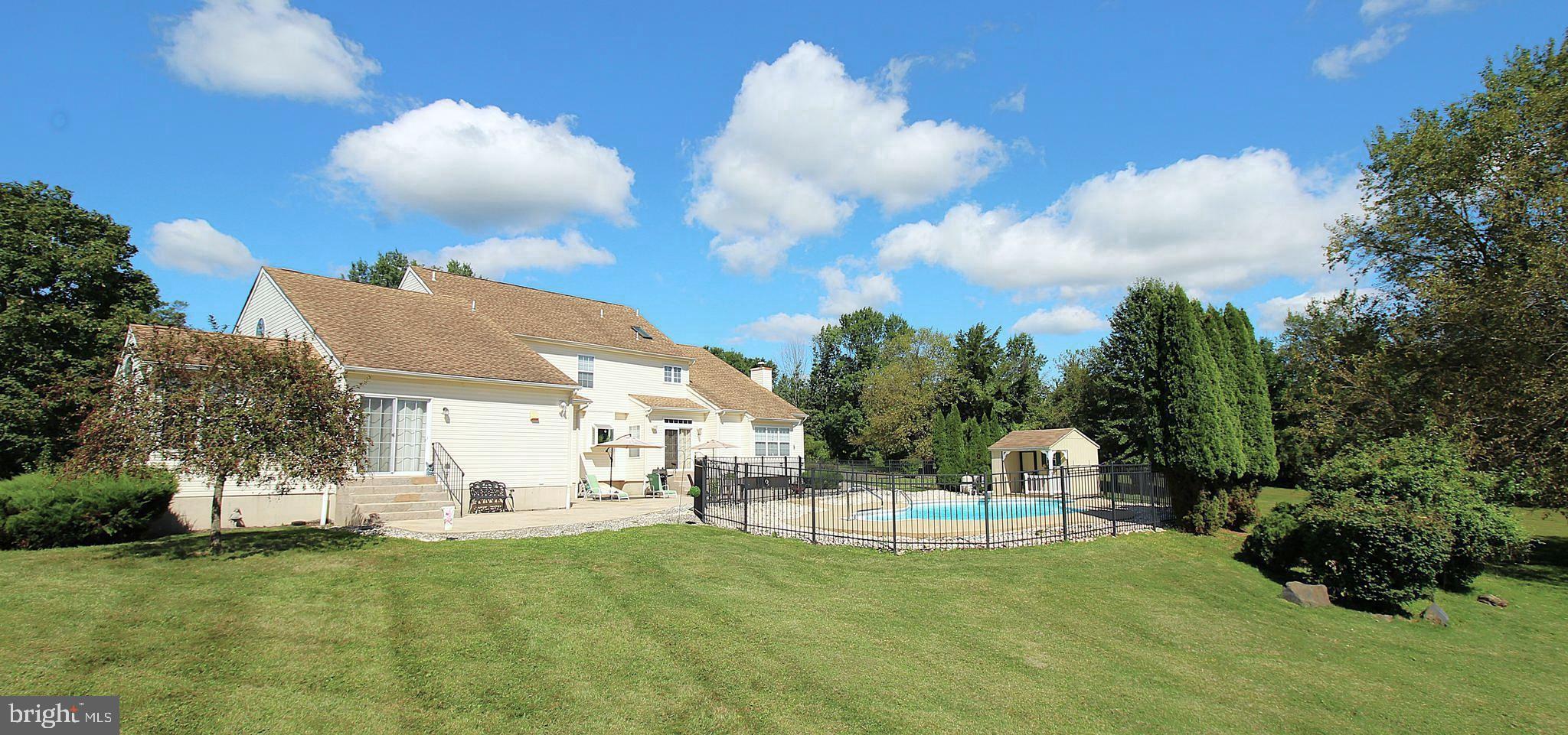 HUNTERS RUN - Residential