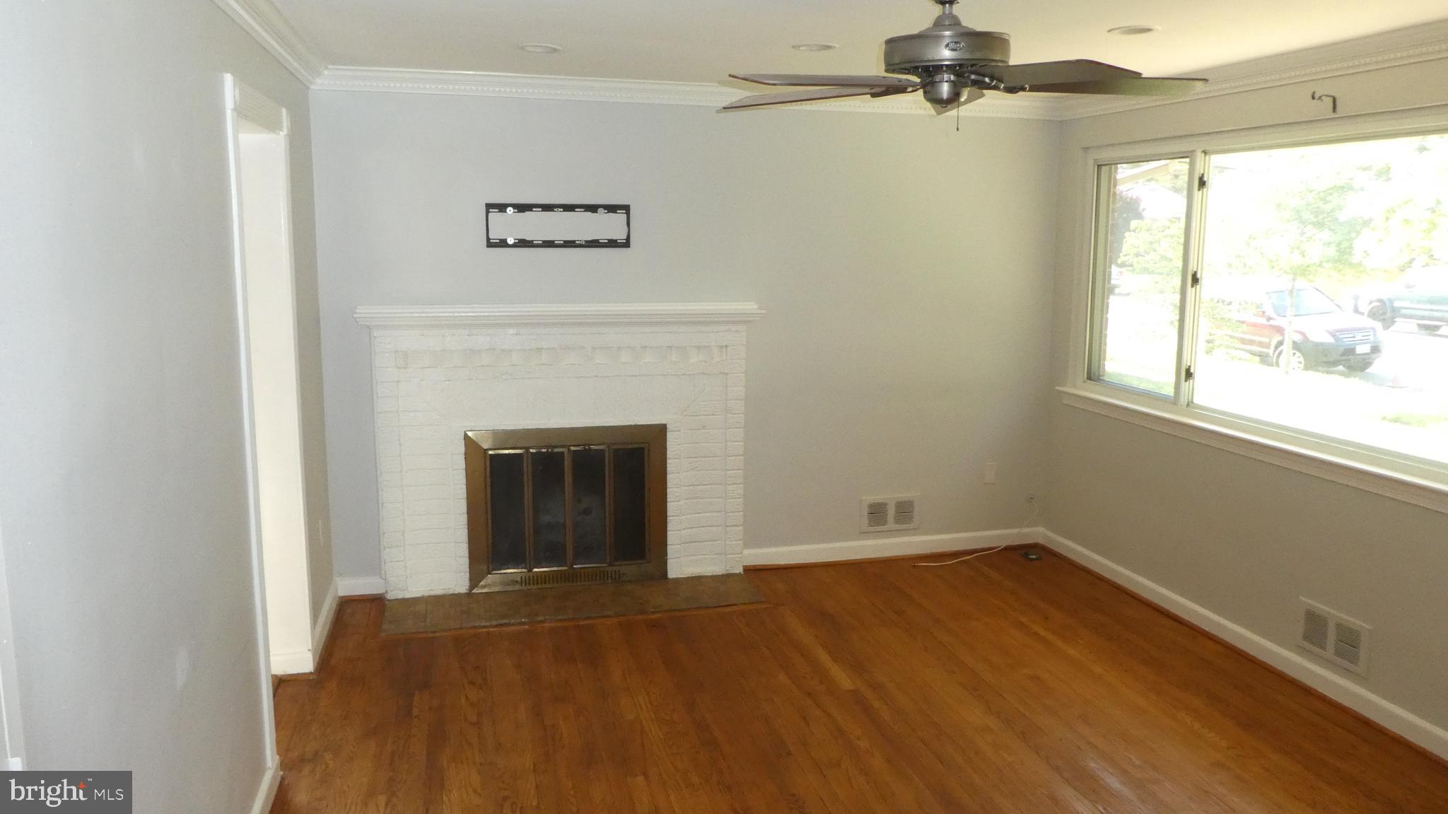 ADELPHI KNOLLS - Residential Lease