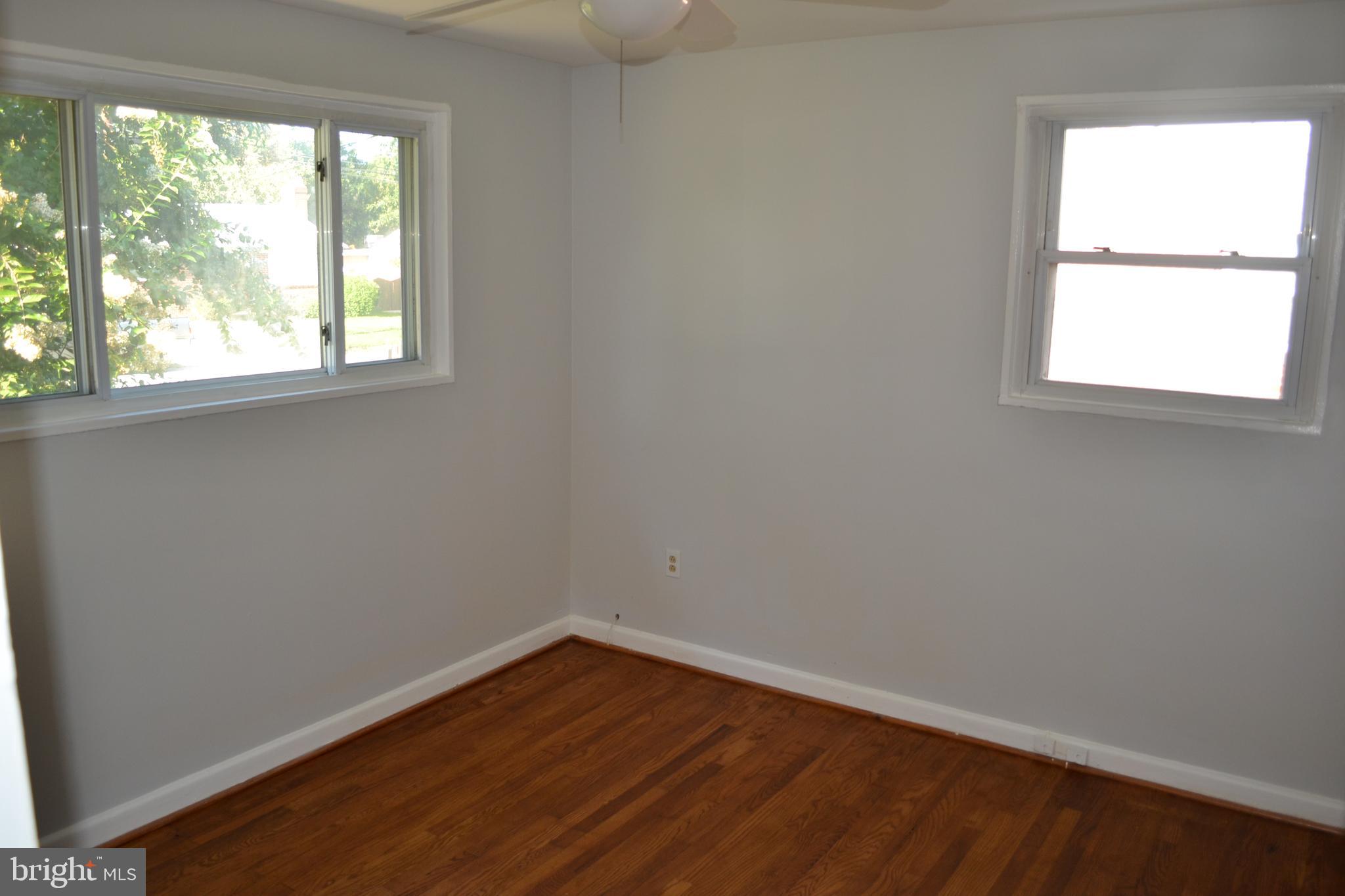 ADELPHI KNOLLS - Residential Lease