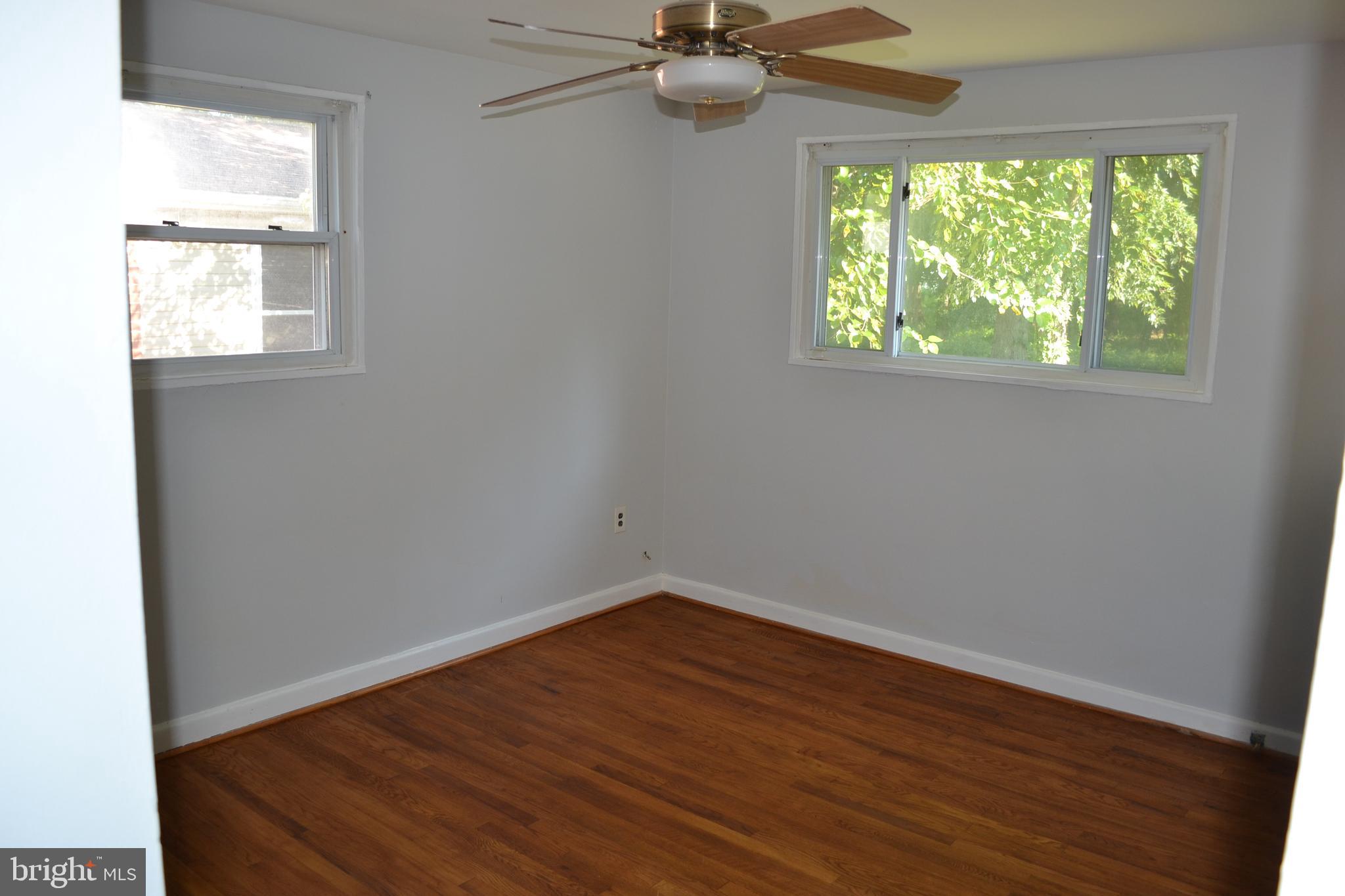 ADELPHI KNOLLS - Residential Lease