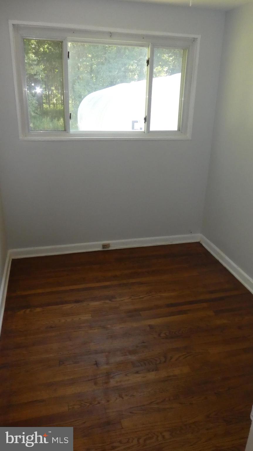 ADELPHI KNOLLS - Residential Lease