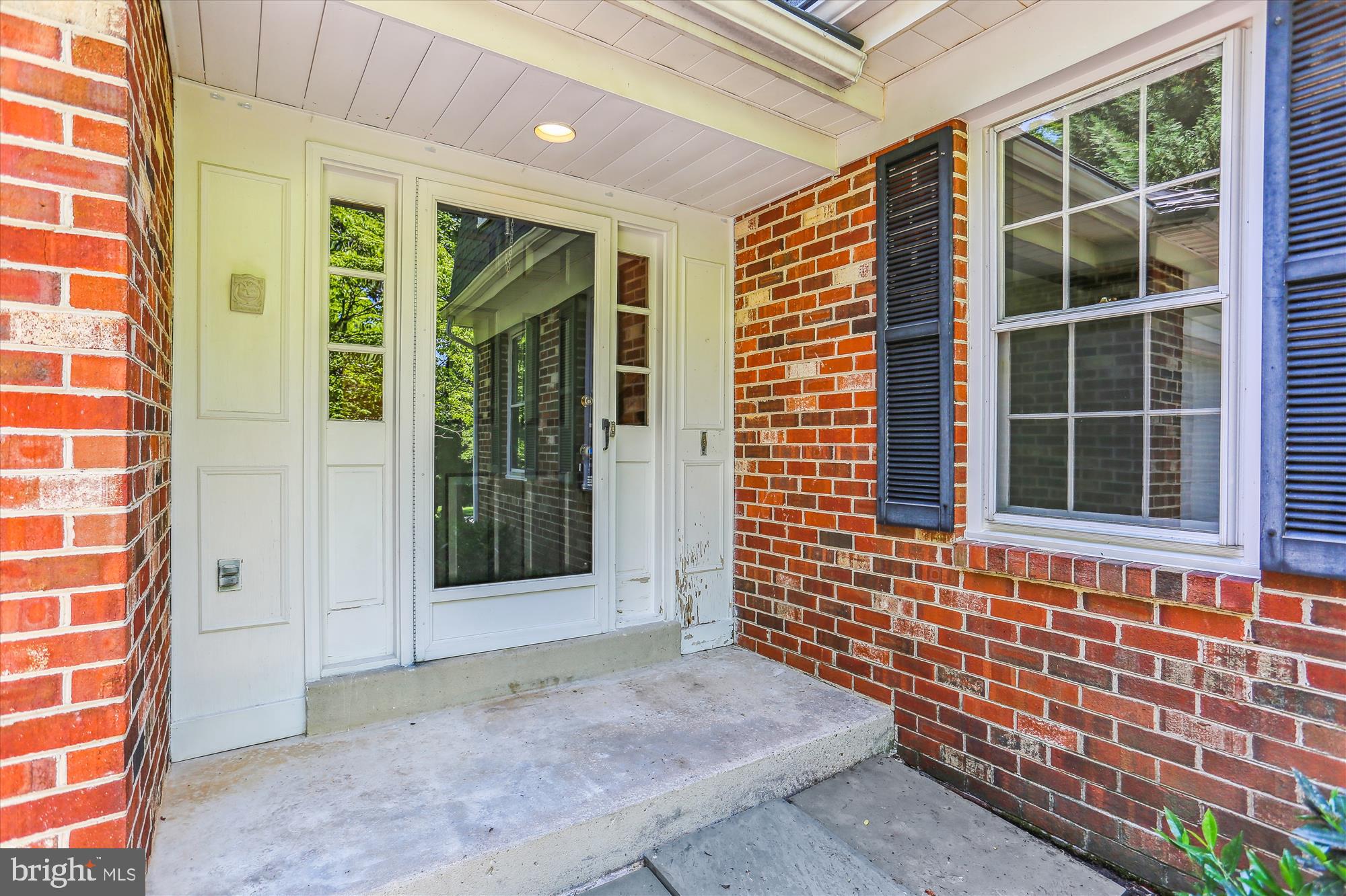 8613 LONG ACRE COURT