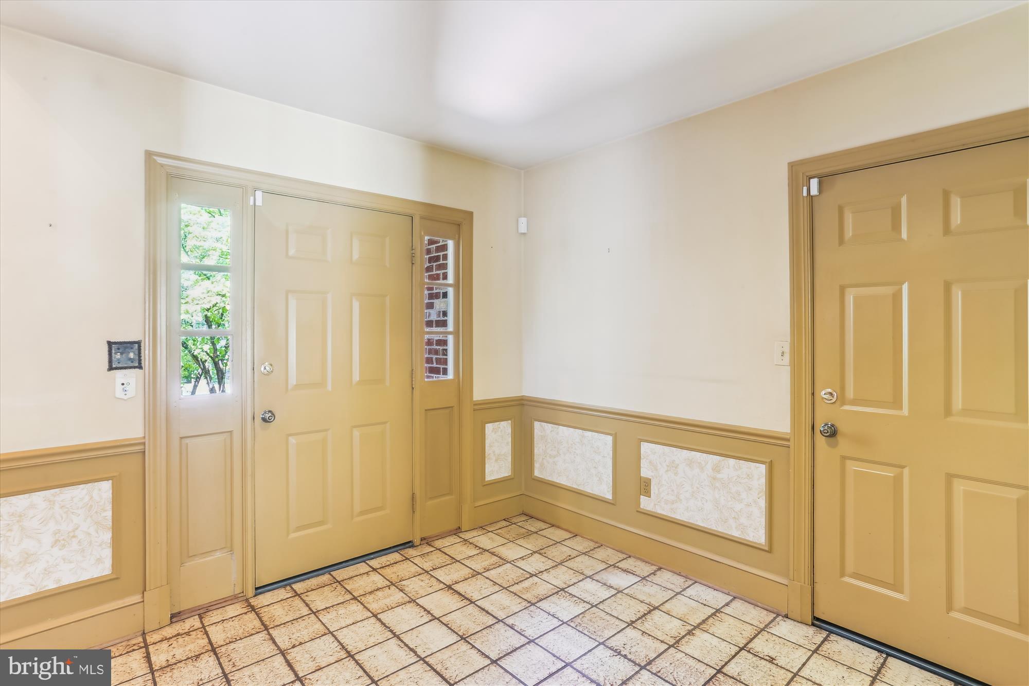 8613 LONG ACRE COURT