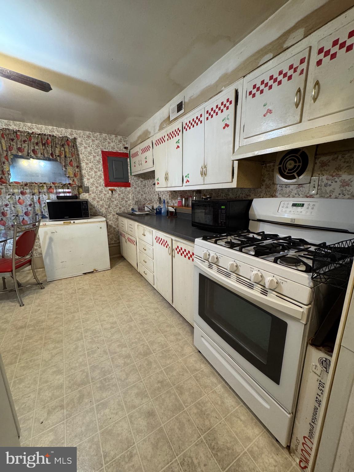 EASTWOOD HEIGHTS - Residential