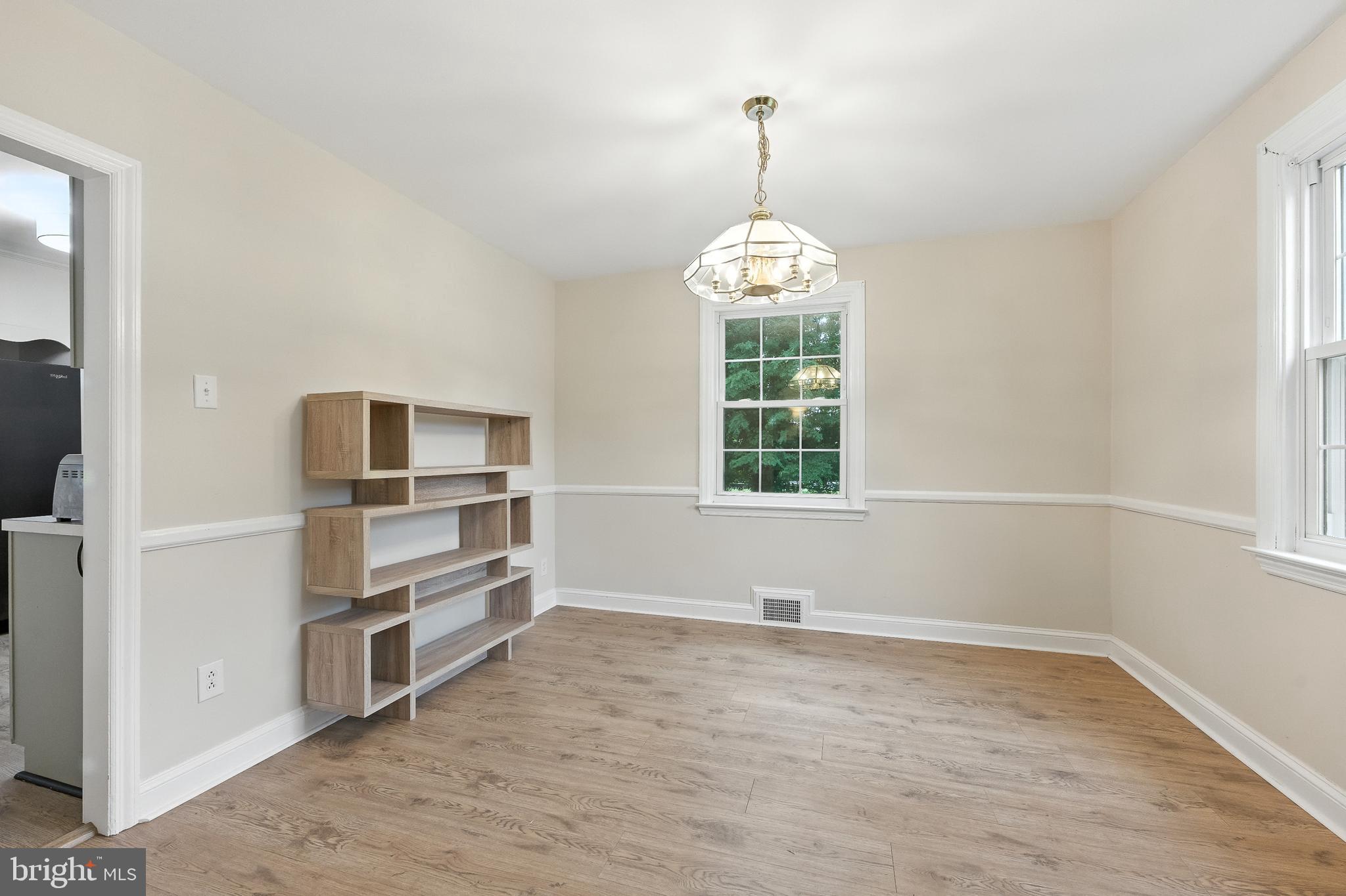 827 WOODSDALE ROAD