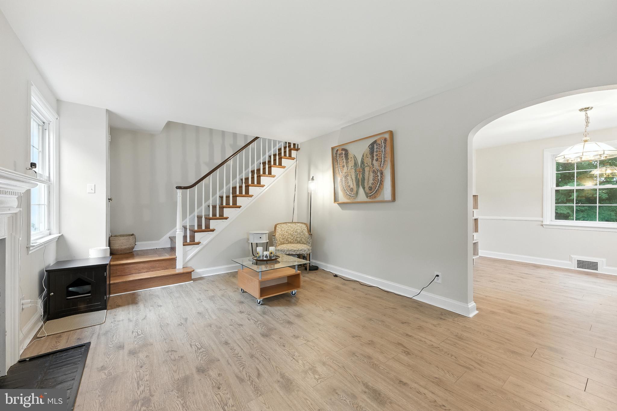 827 WOODSDALE ROAD