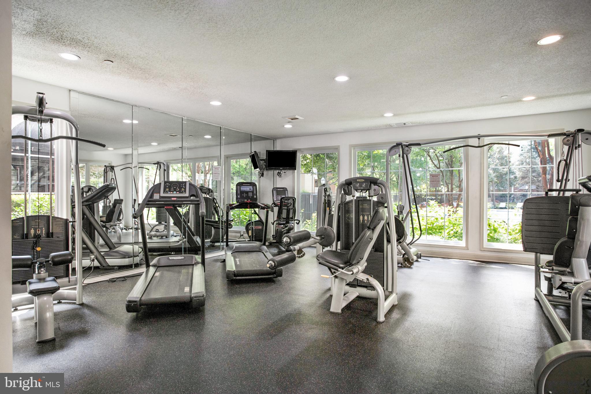 FOUNTAINS AT MCLEAN - Residential