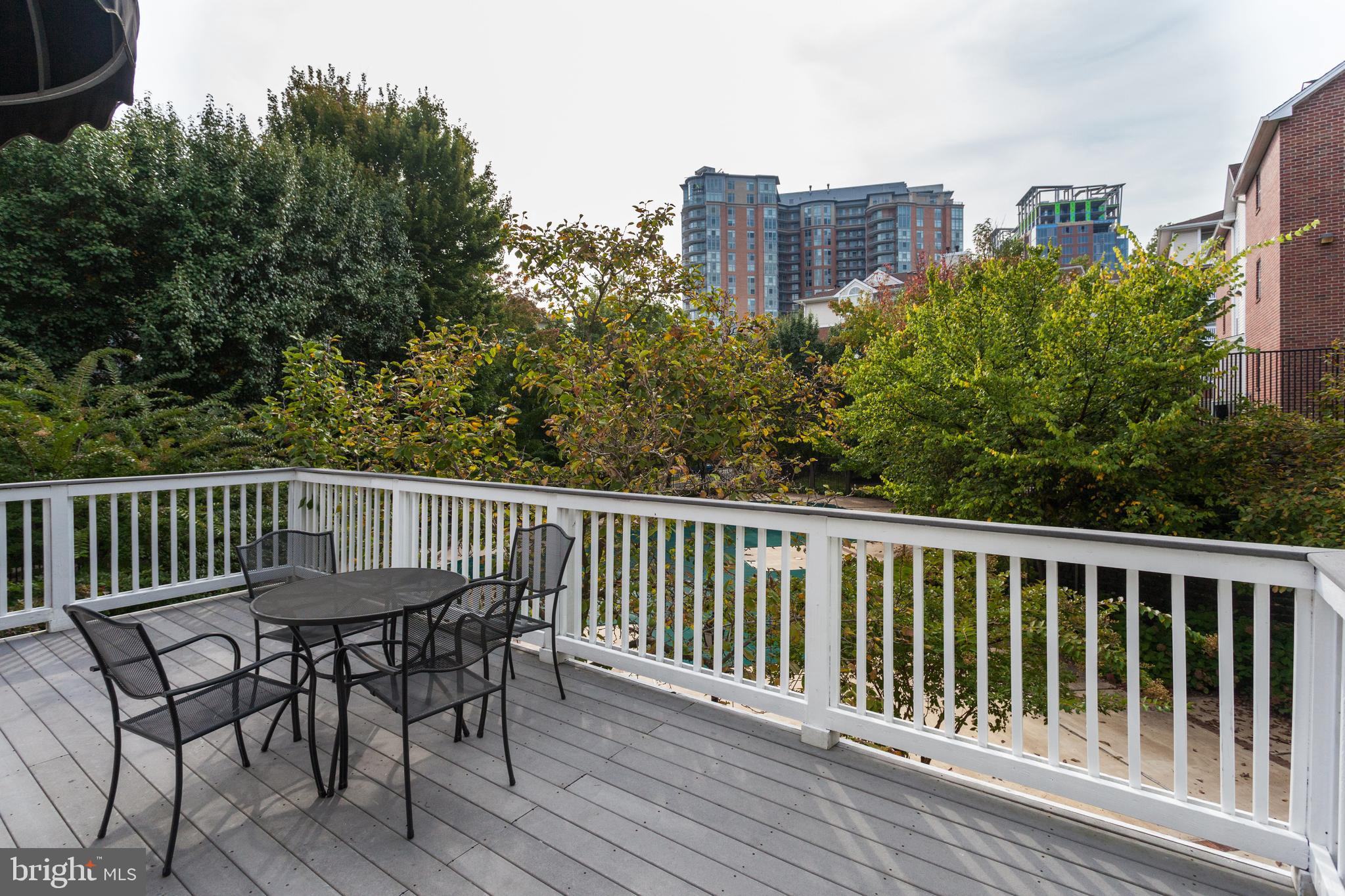 FOUNTAINS AT MCLEAN - Residential