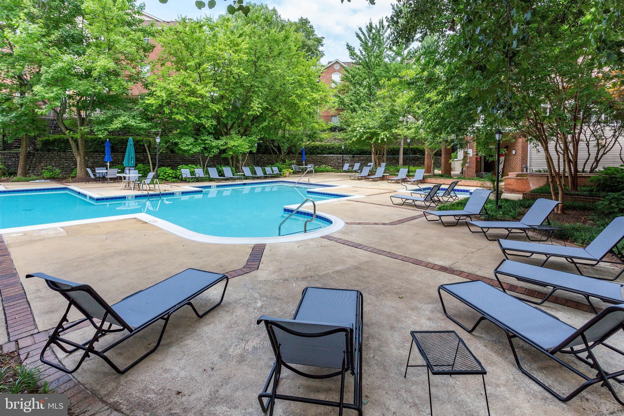 FOUNTAINS AT MCLEAN - Residential