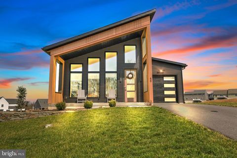 Homes For Sale - 59 Clover Drive<br/> MYERSTOWN, PA 17067