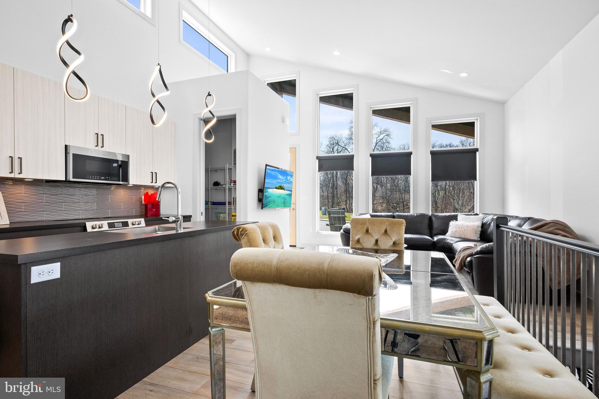 MOUNTAIN MEADOWS - Residential