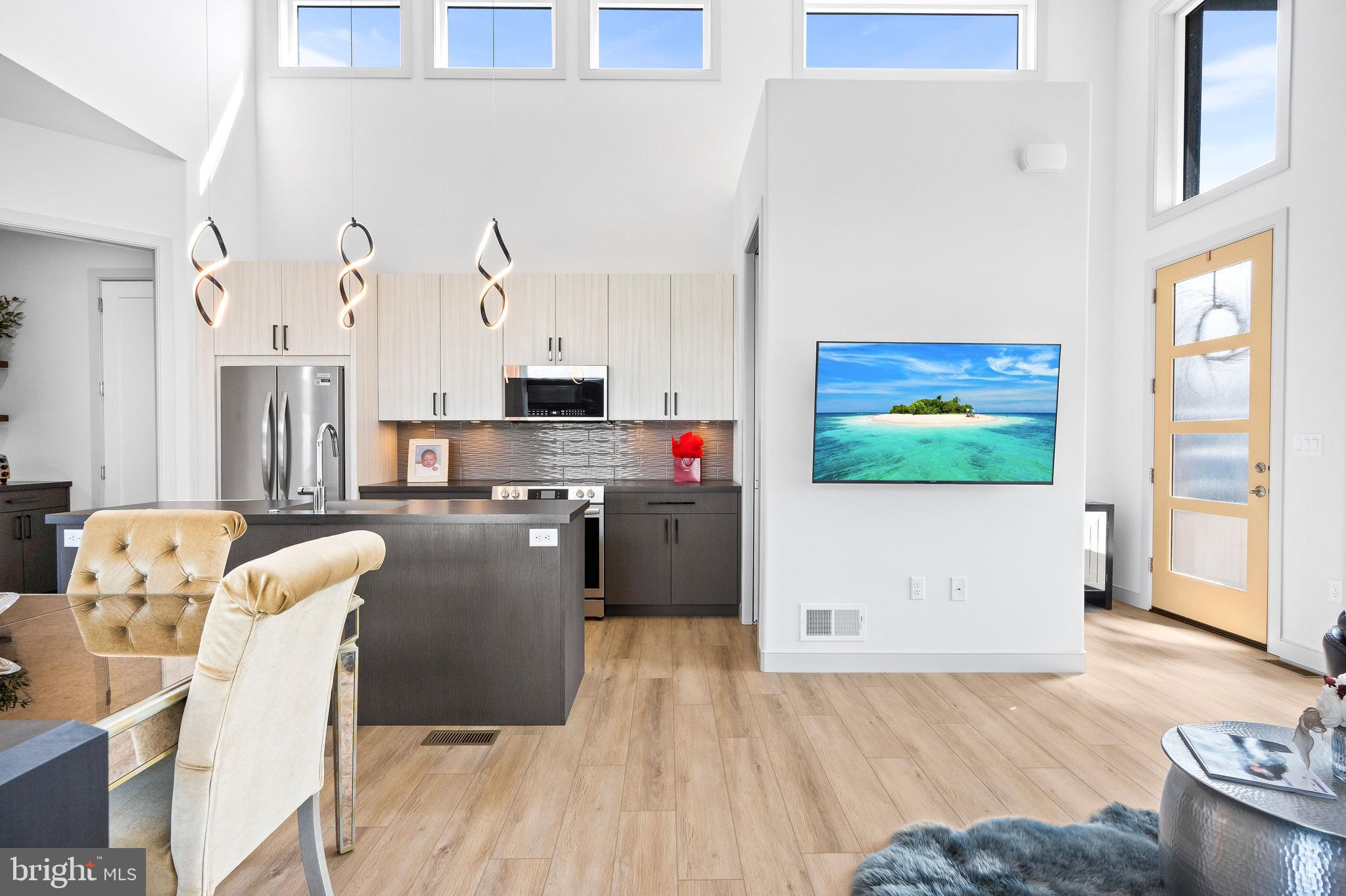 MOUNTAIN MEADOWS - Residential