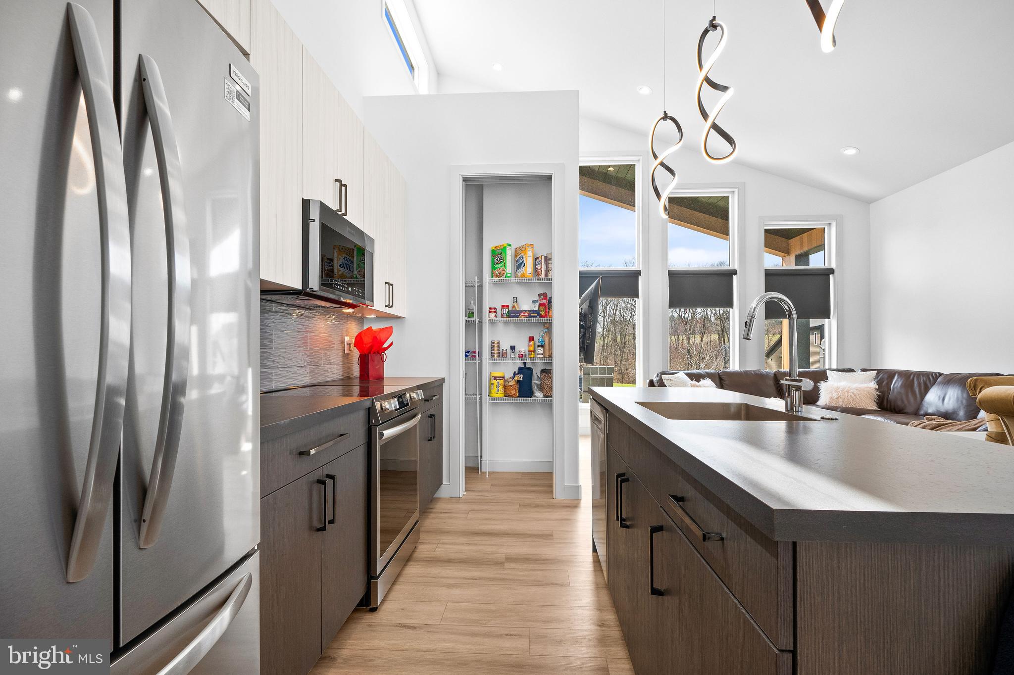 MOUNTAIN MEADOWS - Residential