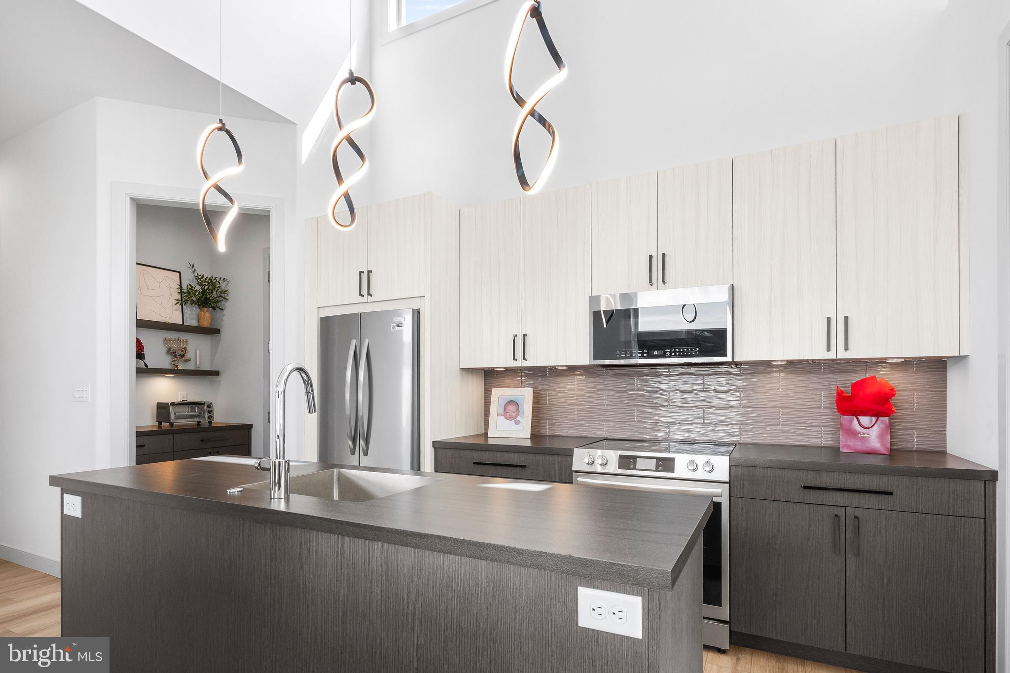 MOUNTAIN MEADOWS - Residential