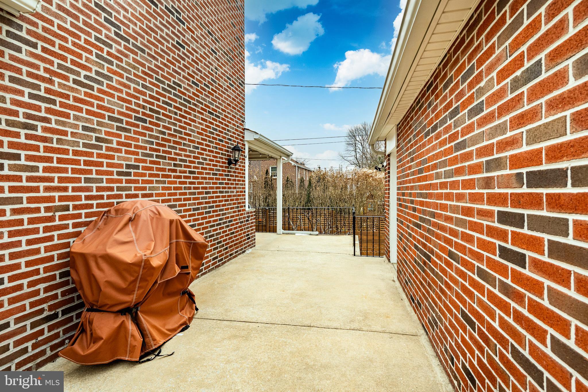 WOODMERE - Residential