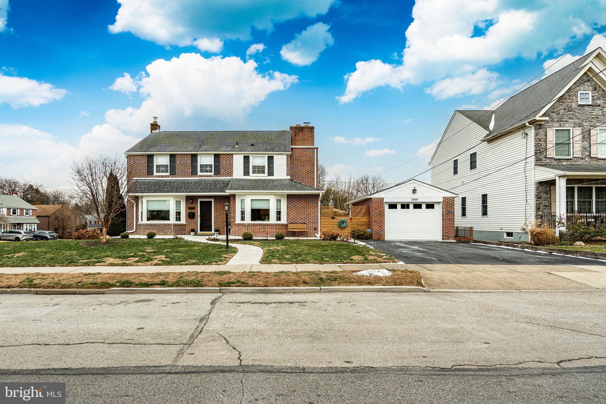 WOODMERE - Residential