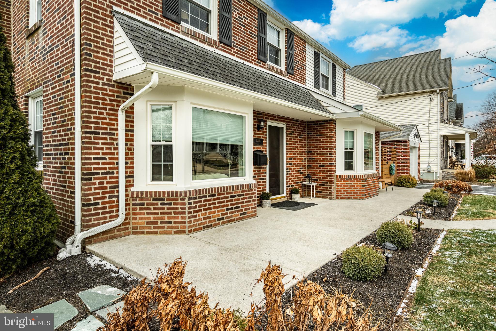 WOODMERE - Residential