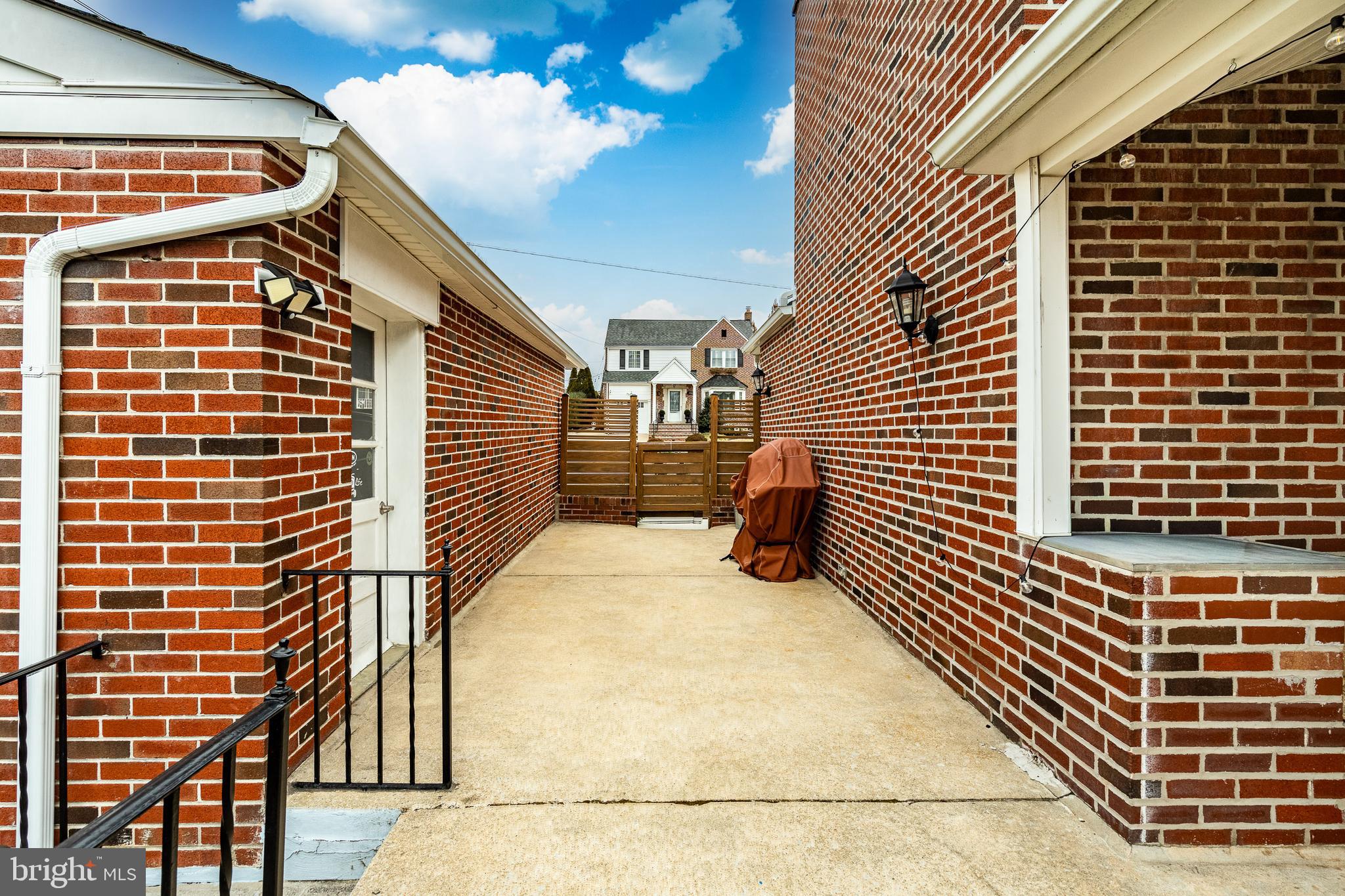 WOODMERE - Residential