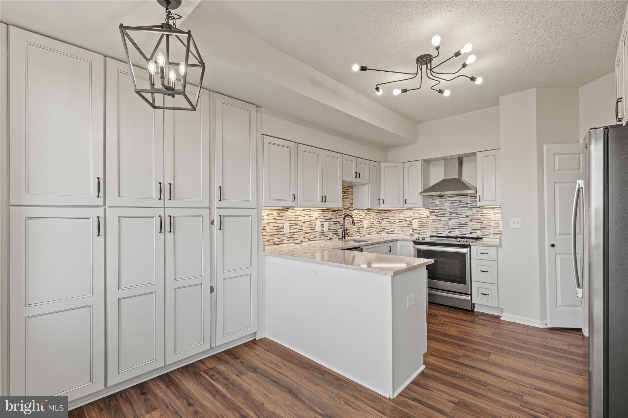 LANSDOWNE WOODS - Residential