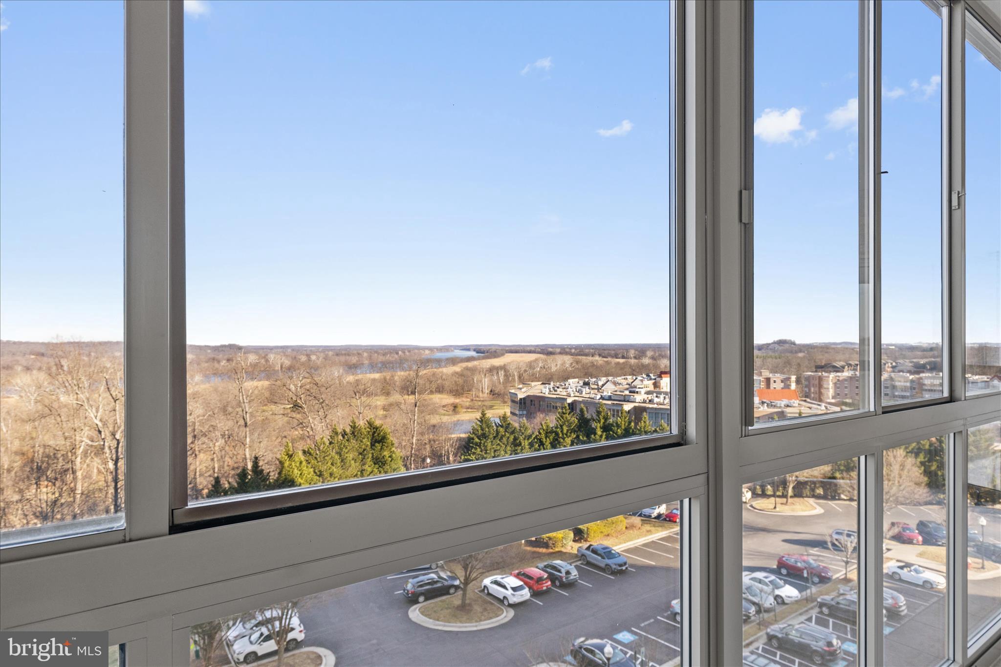 LANSDOWNE WOODS - Residential