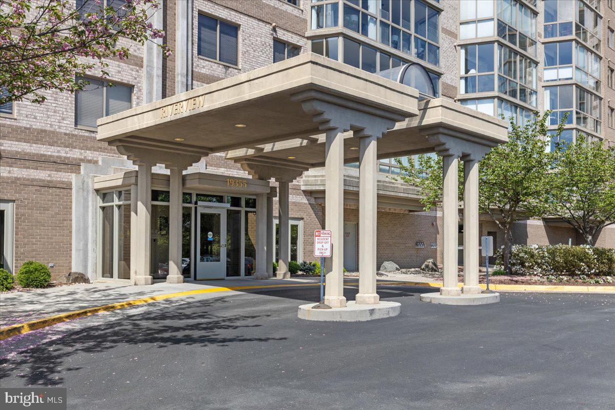 LANSDOWNE WOODS - Residential