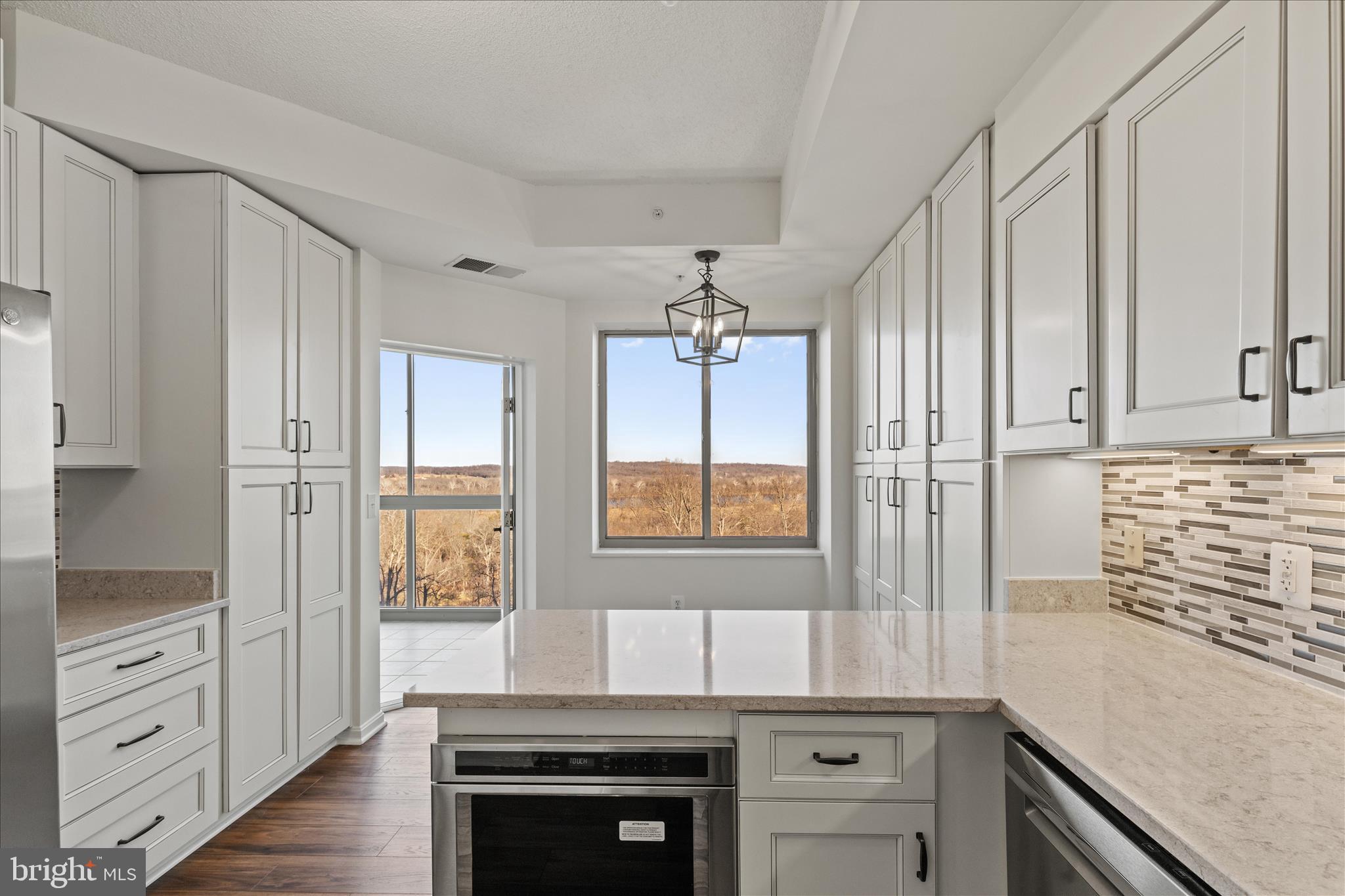 LANSDOWNE WOODS - Residential