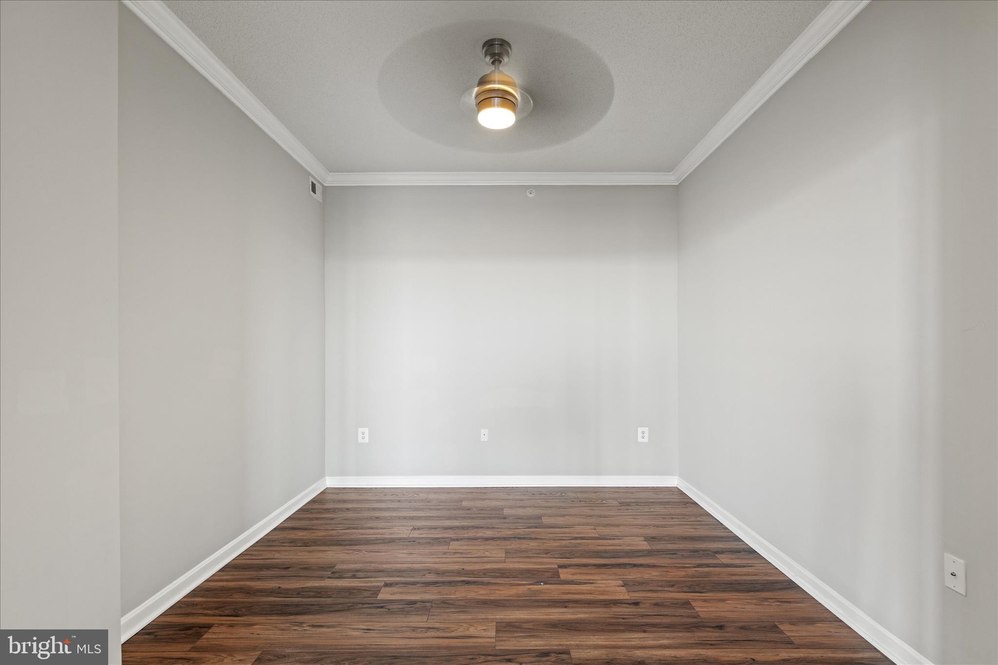 LANSDOWNE WOODS - Residential